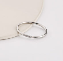 Load image into Gallery viewer, Dainty Three CZ Ring