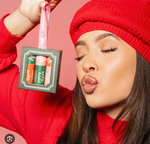 Load image into Gallery viewer, Poppy and Pout Holiday Lip Balm Set