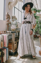 Load image into Gallery viewer, Distressed Wide Stitch Stretchy Belt