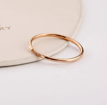 Load image into Gallery viewer, Dainty Three CZ Ring