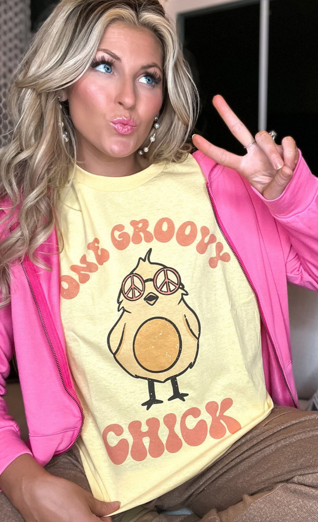 Unisex One Groovy Chick Tee