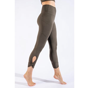 Buttery Soft Keyhole Capri Leggings