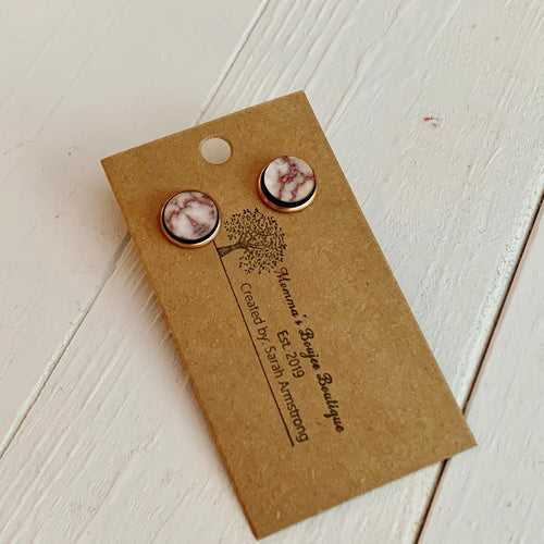 White and rose gold marble faux shell on wood stud